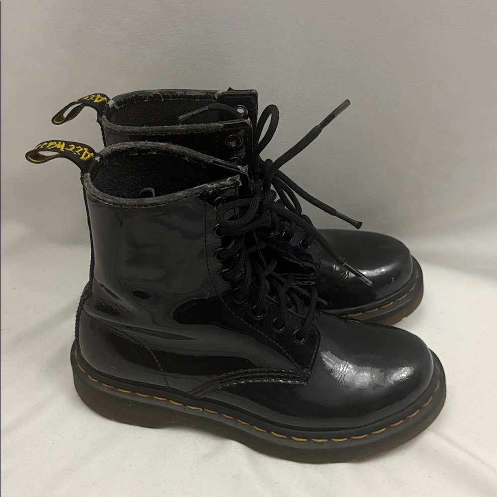 Dr. Martens Women’s 1460W Combat Boots Size 6 US 4 UK Patent Leather Black - Picture 2 of 15
